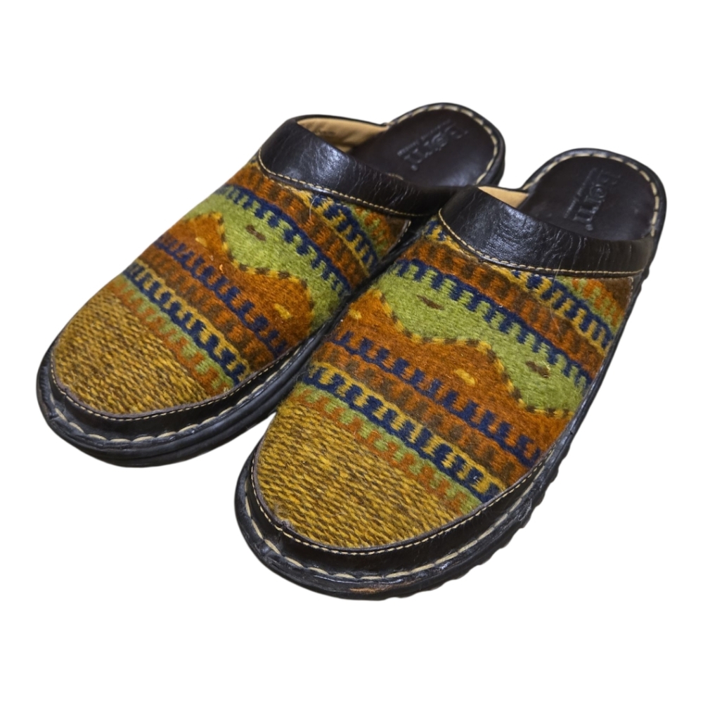 Born Wool Aztec Print Slides Size 9